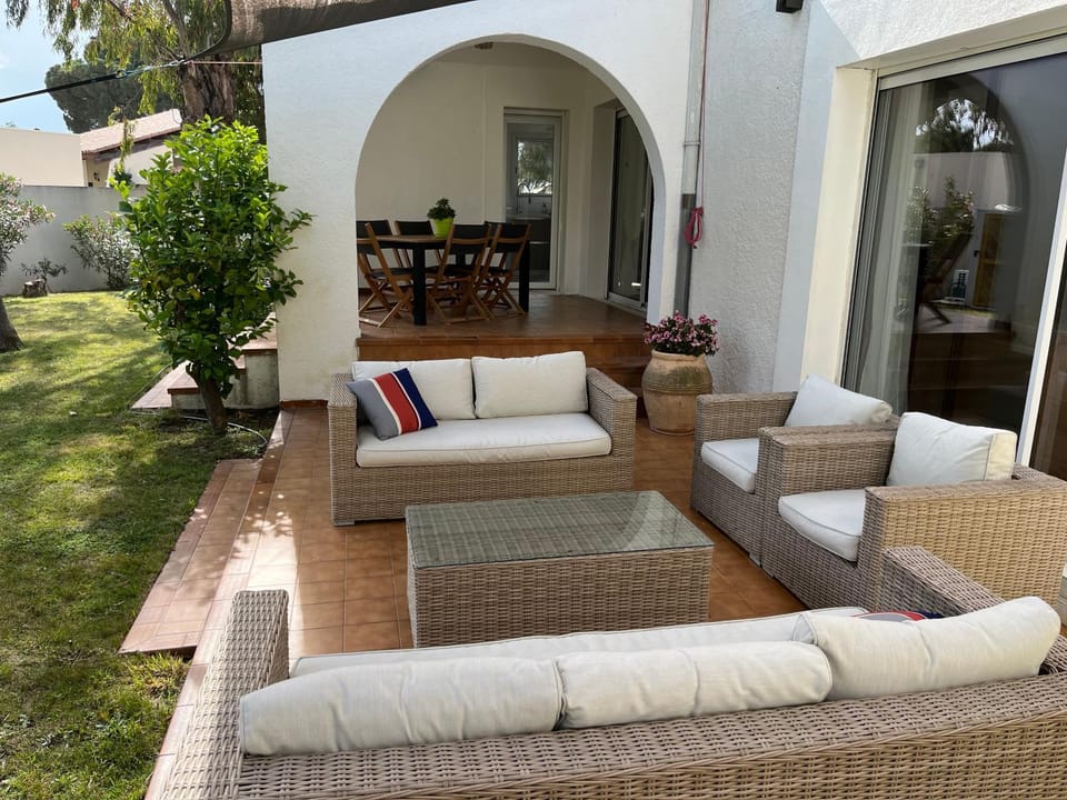 Villa avec magnifique piscine et grand jardin, à 2 pas du golf et de la plage Villa in Saint-Cyprien