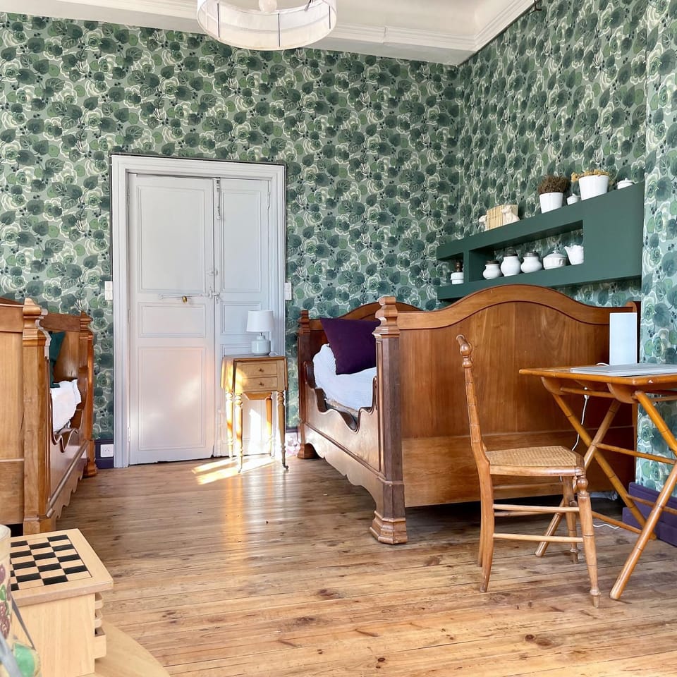 Bed, Photo of the whole room, Bedroom
