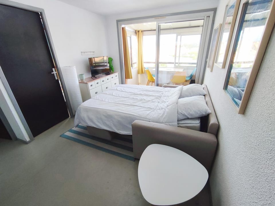 Appartement familiale 4 pers, véranda proche plage Apartment in Saint-Cyprien