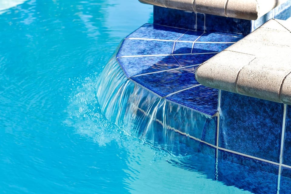 Day, Swimming pool