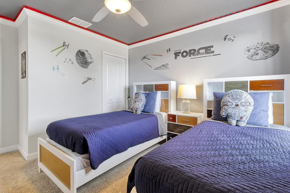 Bed, Photo of the whole room, Bedroom, fireplace