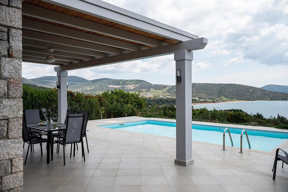 Day, Natural landscape, View (from property/room), Balcony/Terrace, Balcony/Terrace, Mountain view, Pool view, Swimming pool
