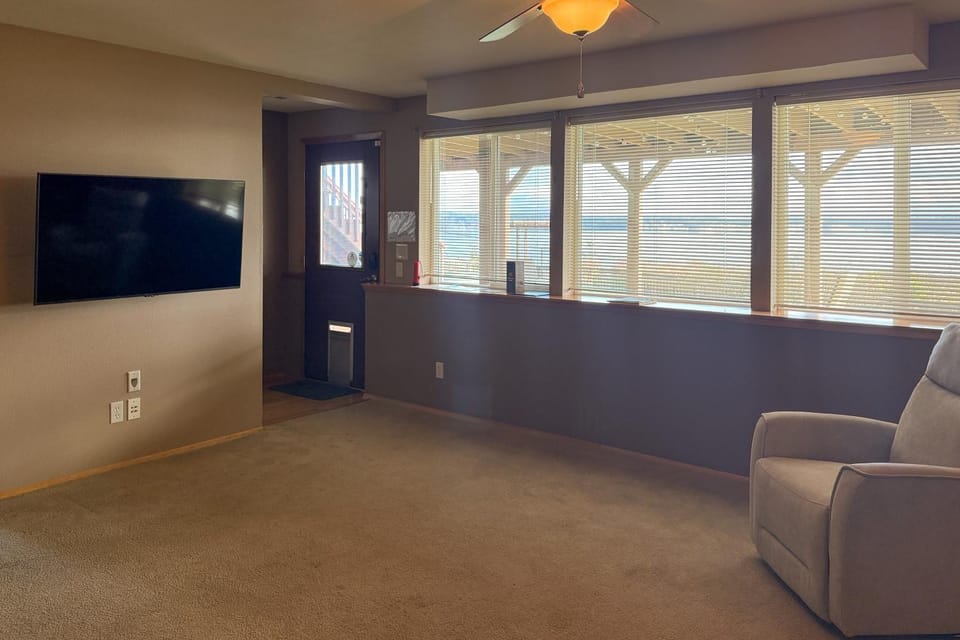 The Sunrise Hideout Apartment in Port Ludlow