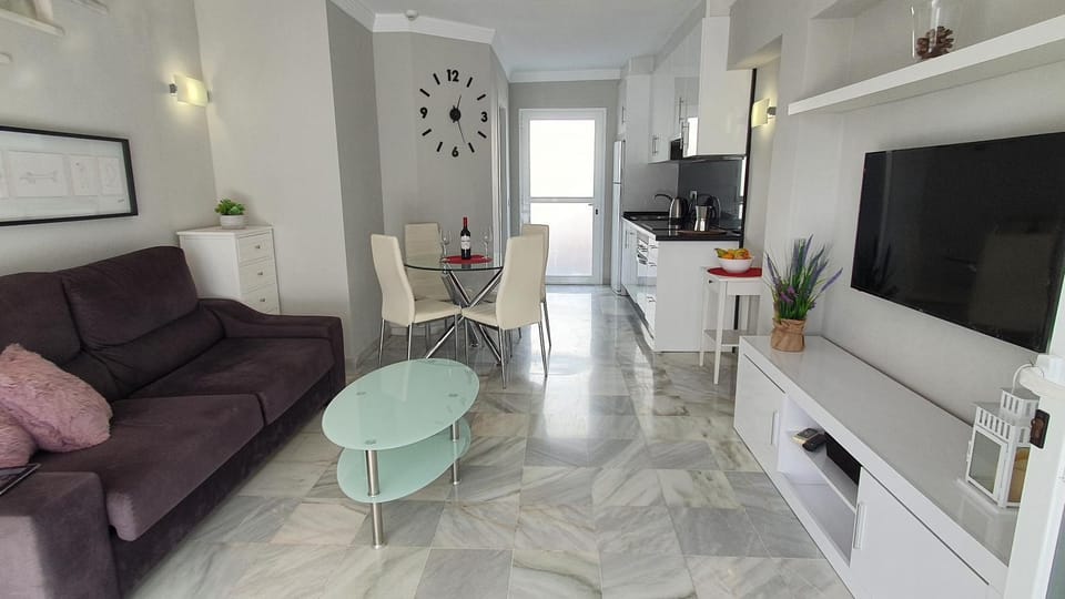 Nice Duplex Home, Marbella, See View, Hotel Resort Apartment in Marbella