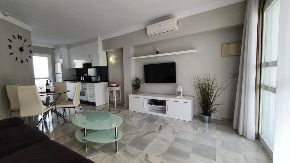 Nice Duplex Home, Marbella, See View, Hotel Resort Apartment in Marbella