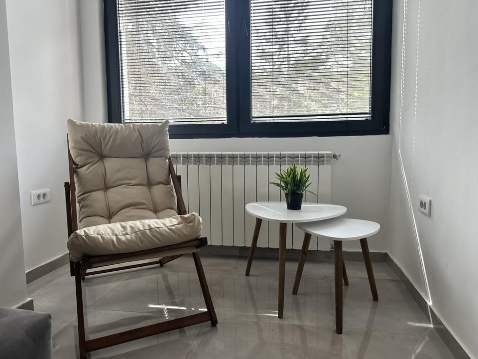 Living room, Seating area, internet