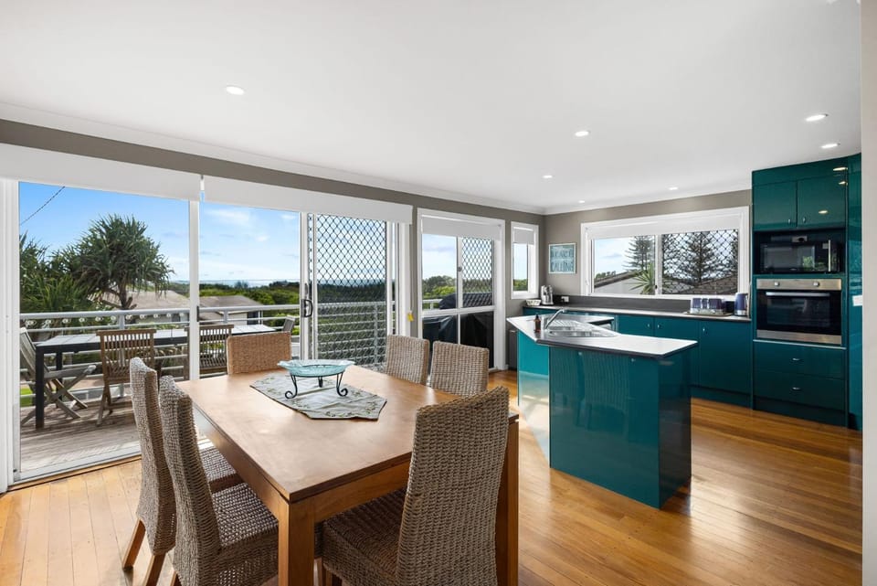 Balcony/Terrace, Kitchen or kitchenette, Dining area