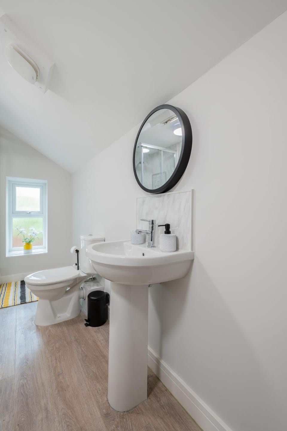 3 bedroom Cannock flat ideal for groups Apartment in England