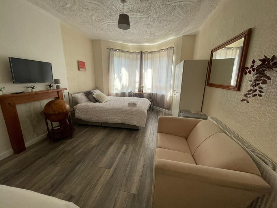 Earls Lodge Apartment in Glasgow