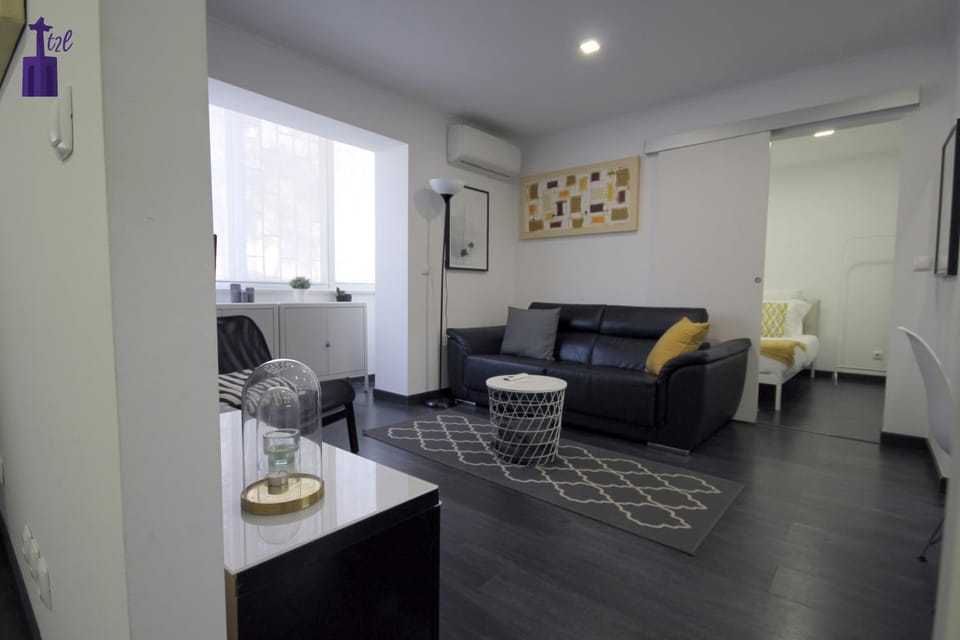 Living room, Seating area, Dining area, air conditioner