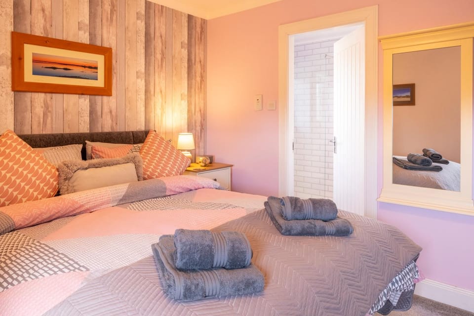 Bed, towels