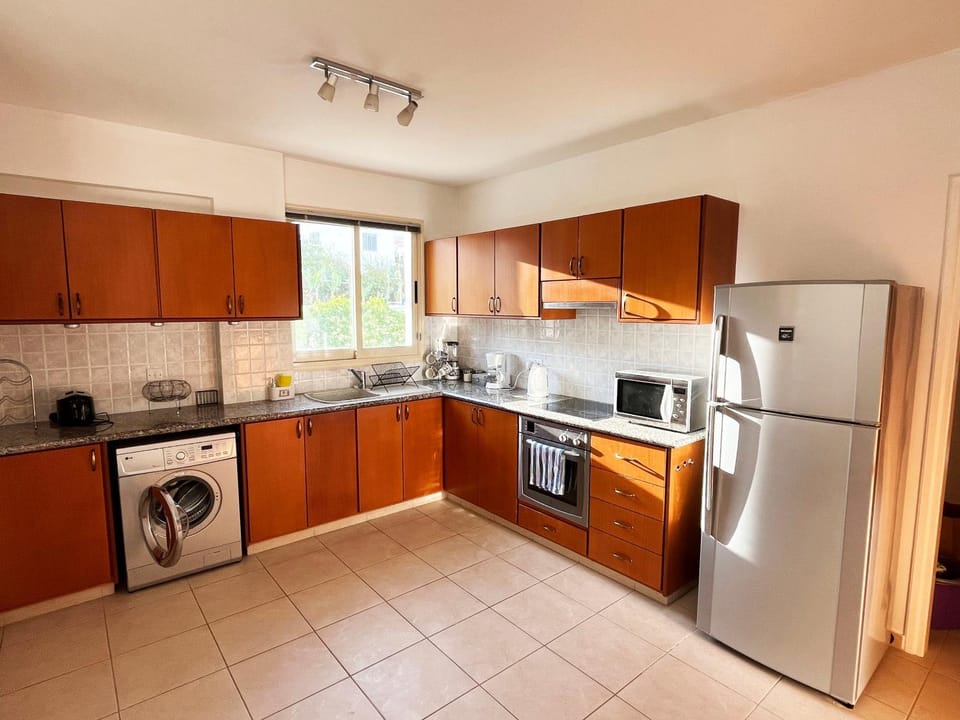 Coffee/tea facilities, Kitchen or kitchenette, oven, stove, toaster