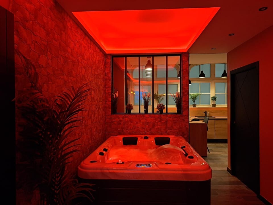 Hot Tub, Spa and wellness centre/facilities