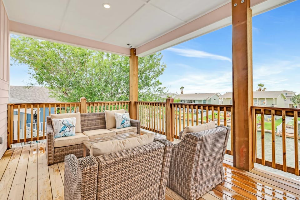 Dawn Patrol House in City-By-The Sea