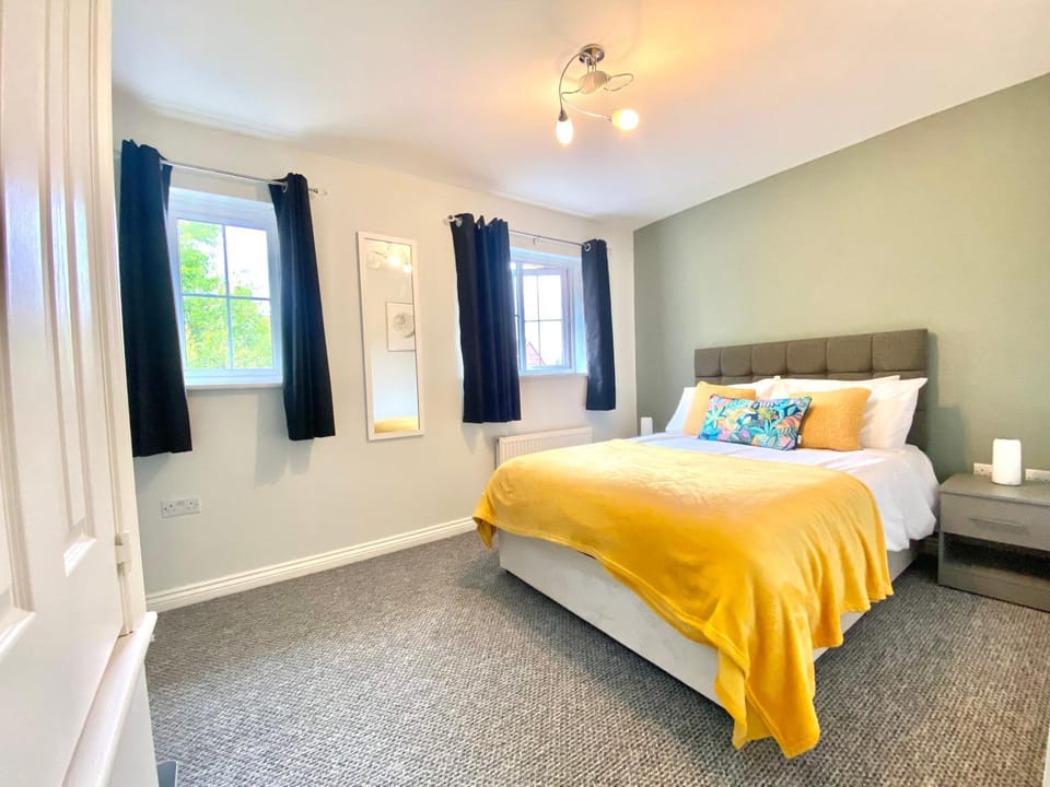 Bed, Bedroom
