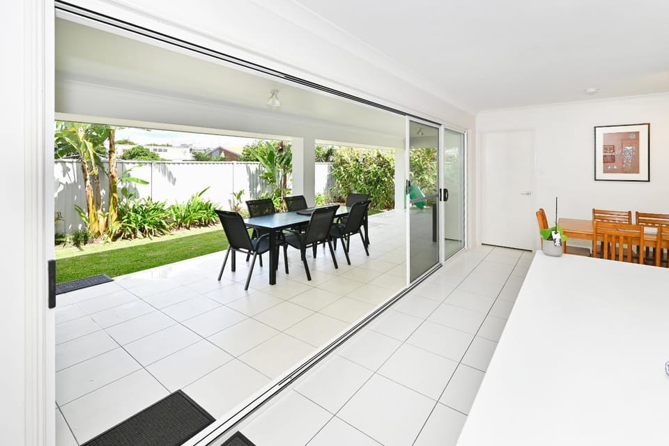 Patio, Day, Garden, Balcony/Terrace, Kitchen or kitchenette, Dining area, Garden view