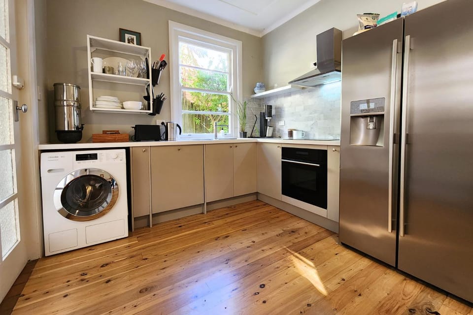Kitchen or kitchenette, pet friendly, stove, toaster, washing machine, kitchen