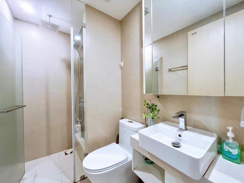 Toilet, Bathroom, bidet, towels