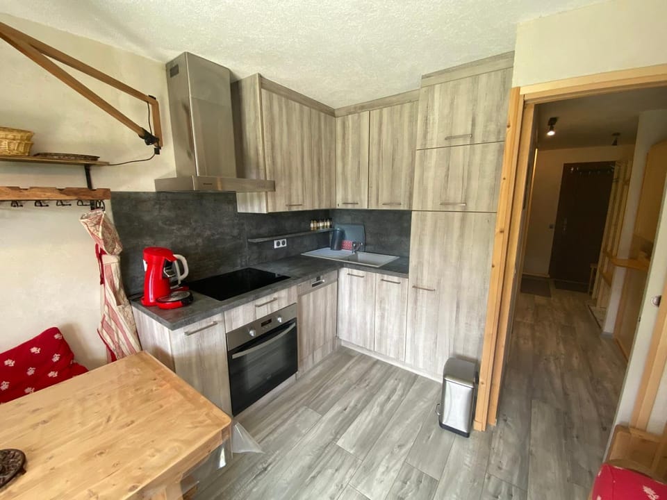 Superbe studio avec terrasse près des pistes à Châtel - FR-1-693-96 Apartment in Châtel