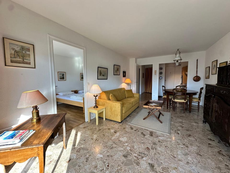 Appartement spacieux et lumineux avec balcon, idéal pour famille - FR-1-515-167 Apartment in Provence-Alpes-Côte d'Azur