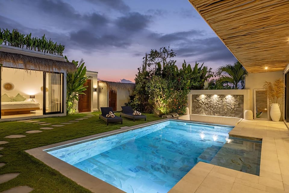 Property building, Swimming pool