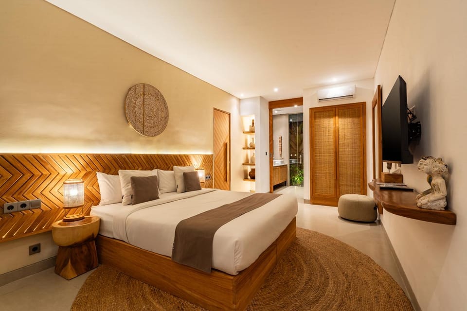 Bed, TV and multimedia, Bedroom, internet, wardrobe, air conditioner