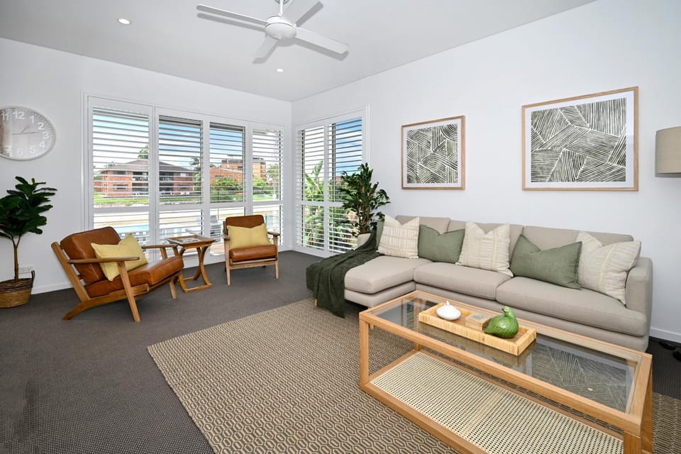 Living room, Seating area, fireplace