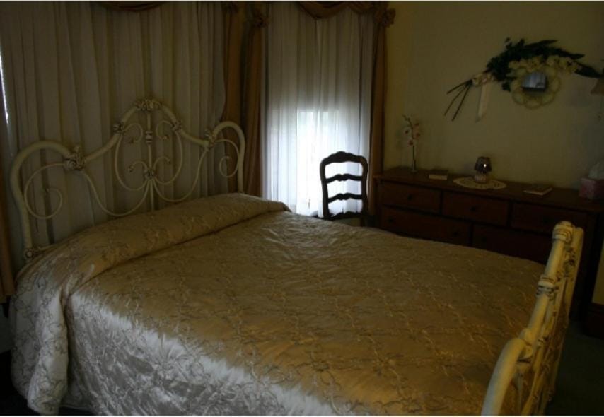 Tarry Here Mansion Bed & Breakfast Bed and Breakfast in Cattaraugus