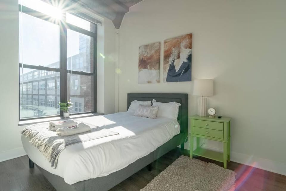 McCormick Place Secret Oasis with Optional parking for up to 8 guests Apartment in South Loop