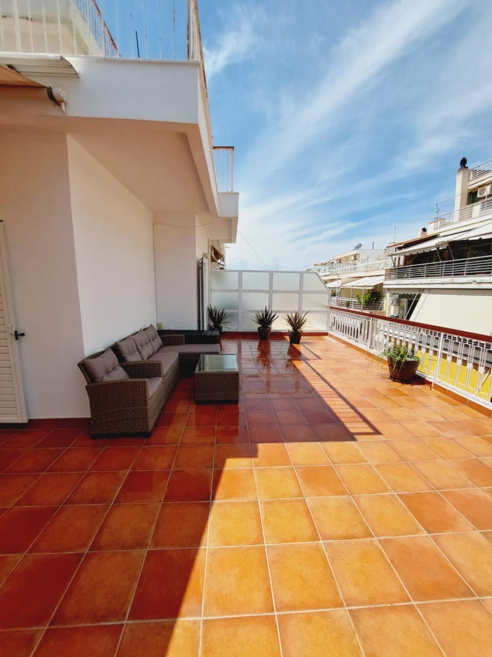 Property building, Balcony/Terrace, Balcony/Terrace