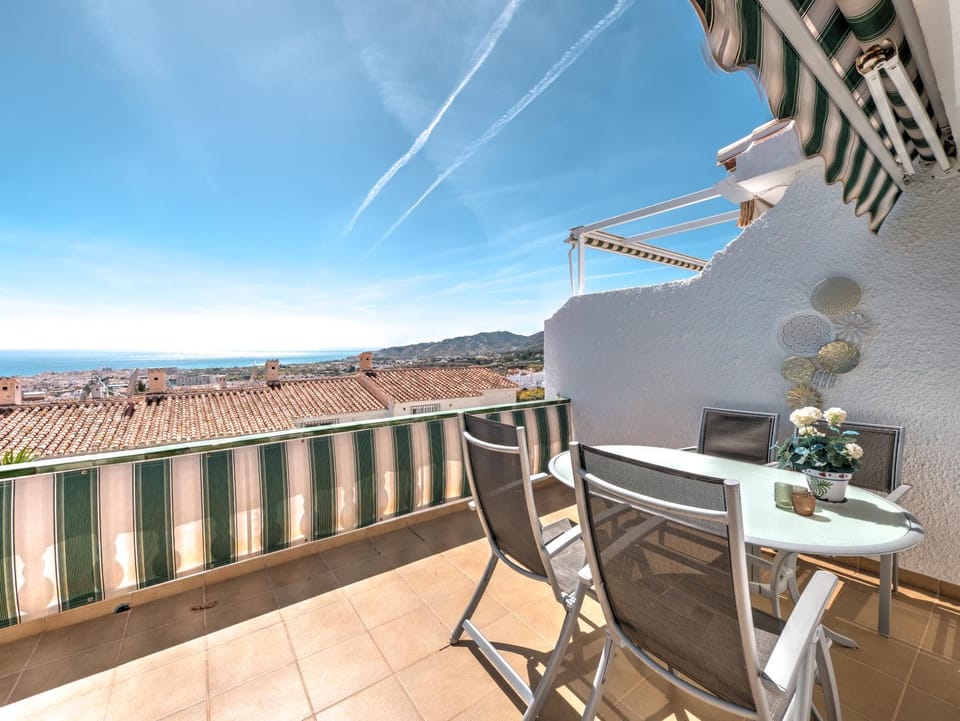 Day, View (from property/room), Balcony/Terrace, Dining area, Sea view