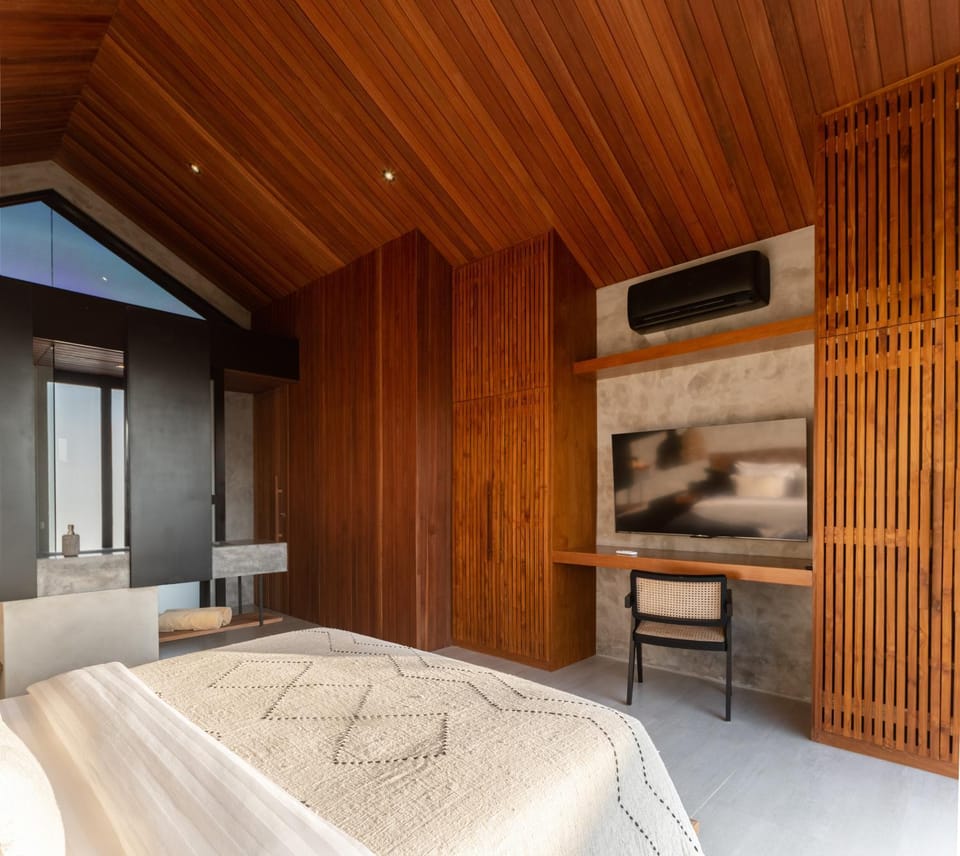 Bedroom, wardrobe, air conditioner