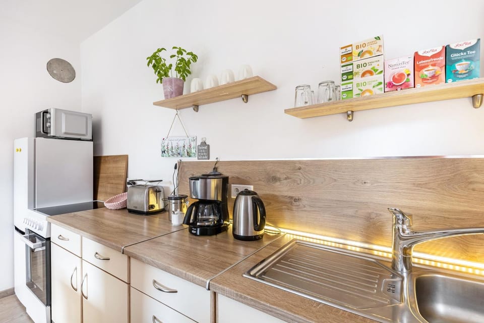 Kitchen or kitchenette, Living room