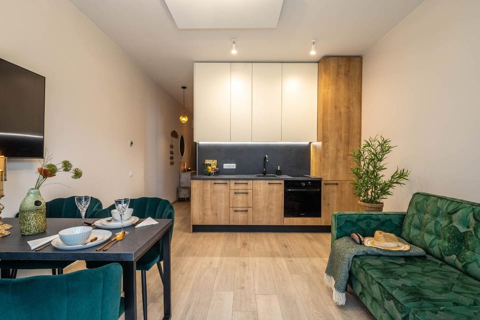 Kitchen or kitchenette, Living room, Seating area, Dining area, pet friendly, stove