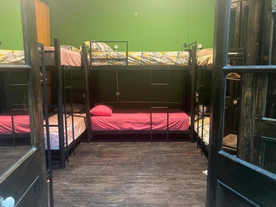 Bedroom, bunk bed