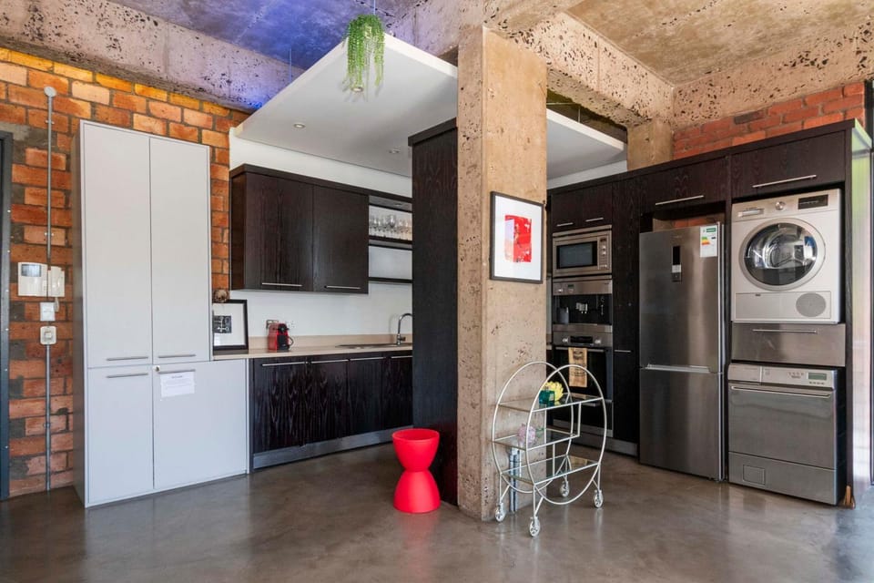 Manhattan-style 2-bedroom apartment Apartment in Cape Town