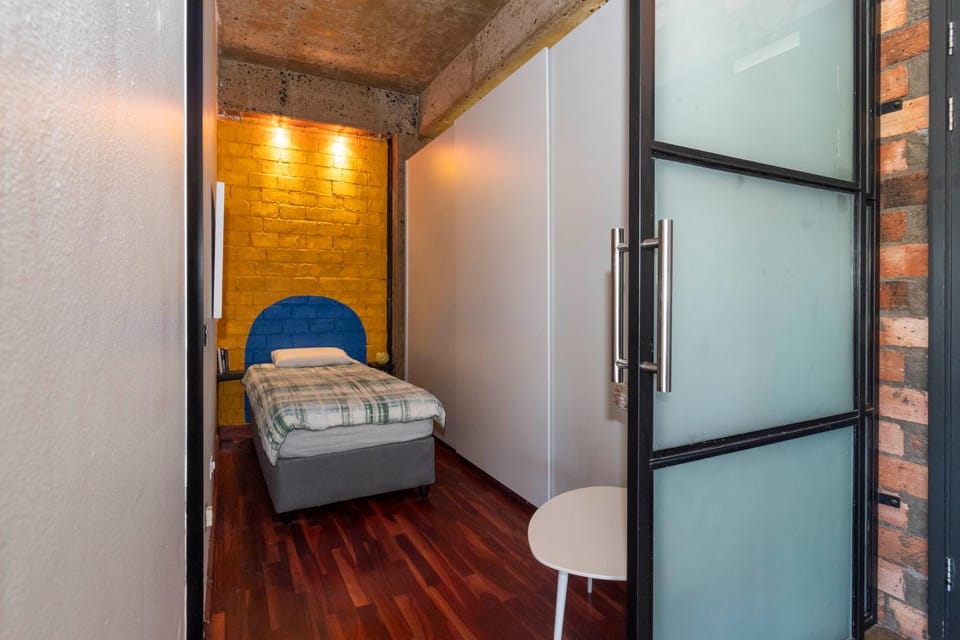 Manhattan-style 2-bedroom apartment Apartment in Cape Town