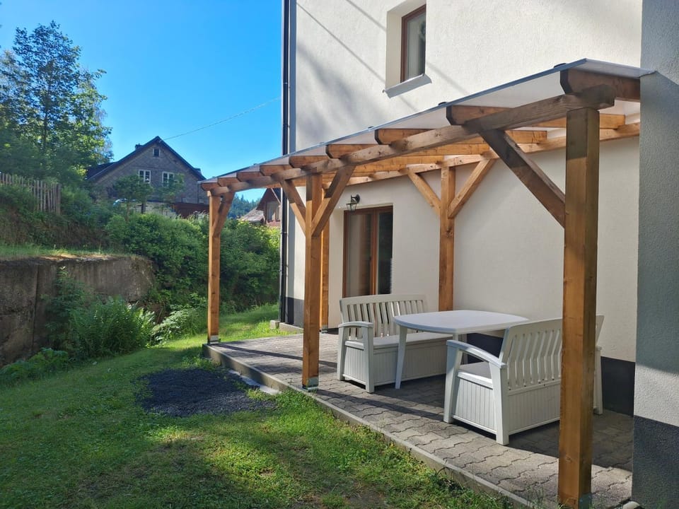 Property building, Day, Garden, Garden view