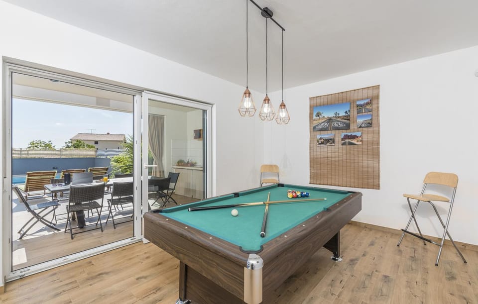 Modern Villa OL&JU for 9 persons in Pula only 1.5 km from the beach with Pool Heating Villa in Pula