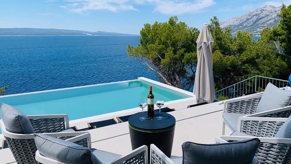 Luxurious and spacious pet friendly villa in Brela Villa in Brela