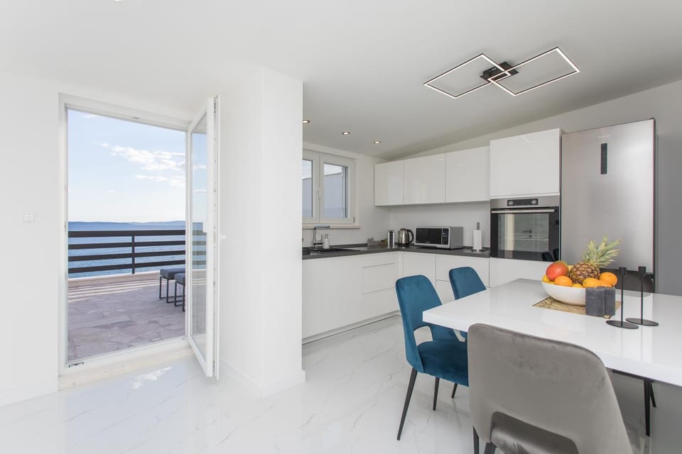 Kitchen or kitchenette, Food and drinks, Dining area, Food, minibar, pet friendly, stove