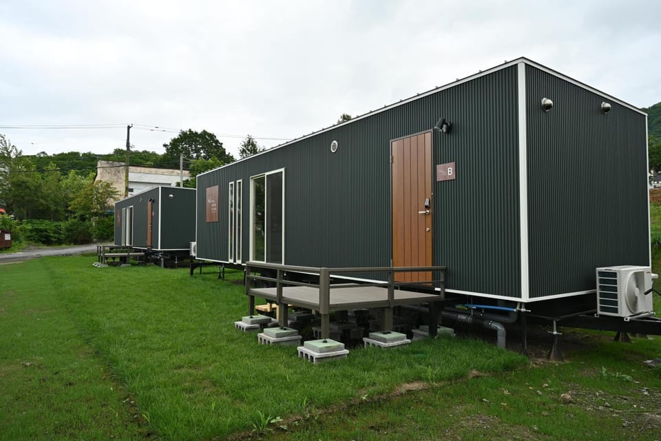 Property building, Day