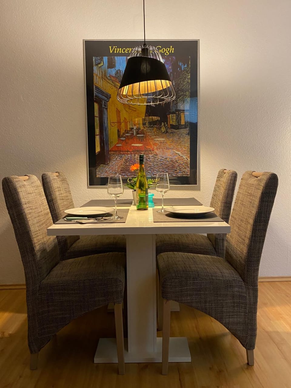 Seating area, Dining area