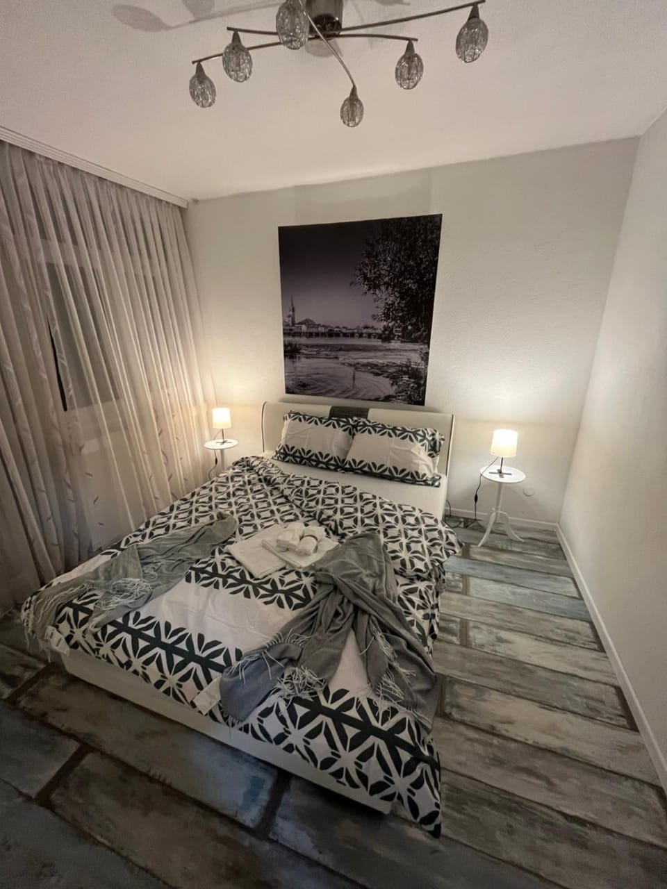Bed, Photo of the whole room, Bedroom