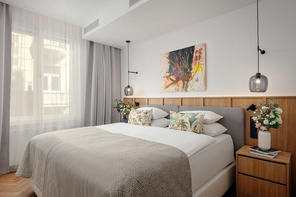 Bed, Photo of the whole room, Bedroom