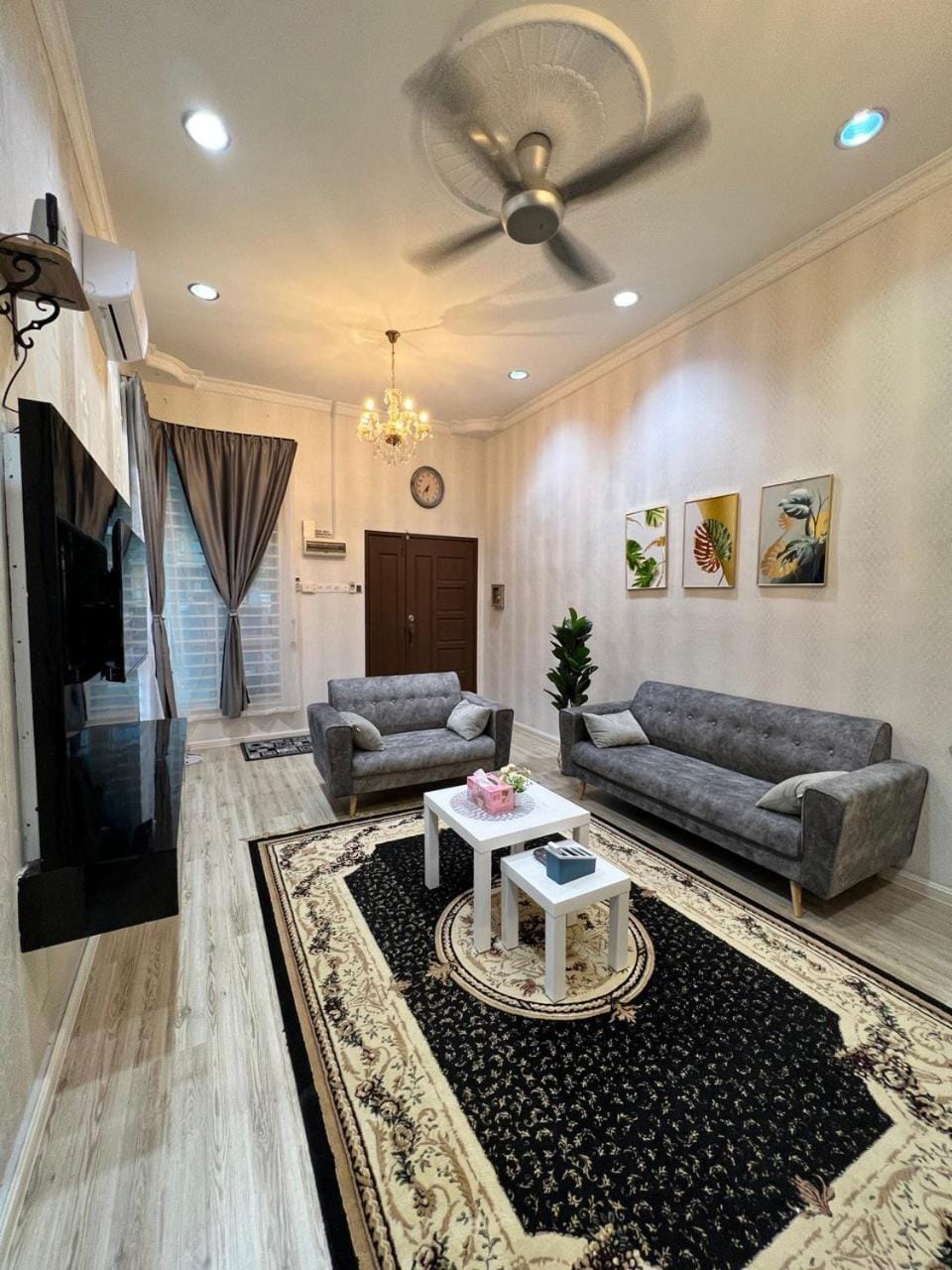 TV and multimedia, Living room, Seating area, air conditioner