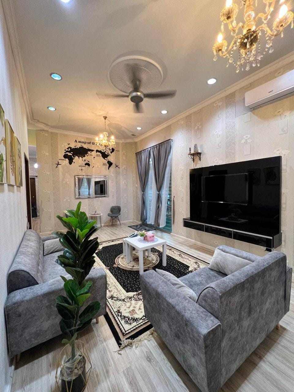 Communal lounge/ TV room, TV and multimedia, Living room, Seating area, Evening entertainment, air conditioner