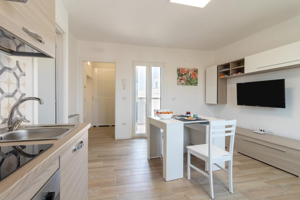 Kitchen or kitchenette, Living room