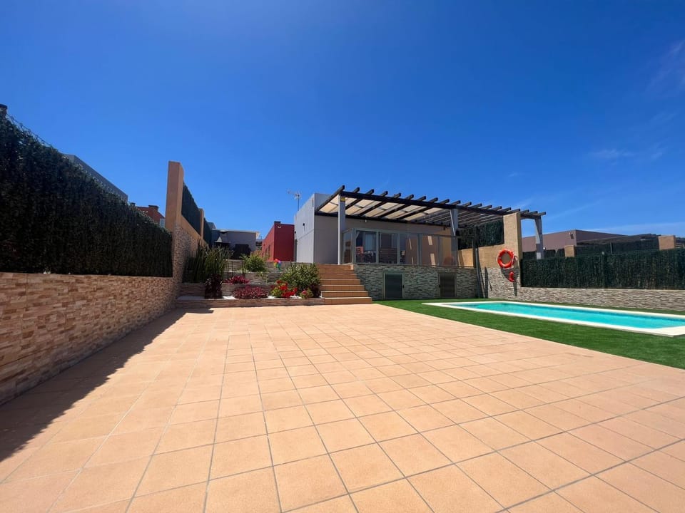 Property building, Pool view, Swimming pool
