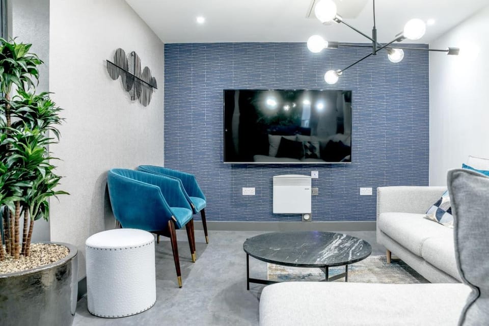 Communal lounge/ TV room